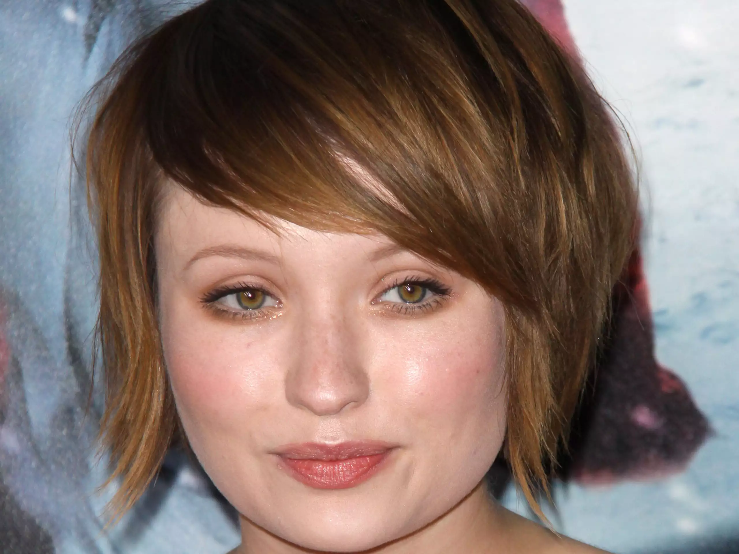 Emily Browning Wallpapers.